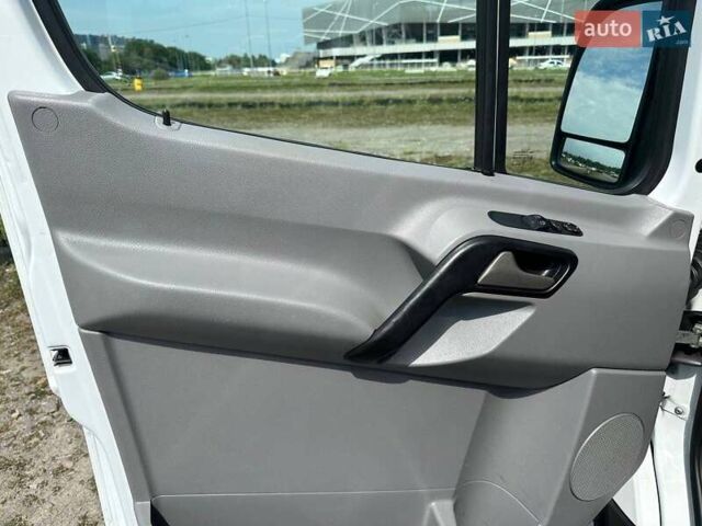 Белый Мерседес Sprinter, объемом двигателя 2.1 л и пробегом 339 тыс. км за 24300 $, фото 12 на Automoto.ua