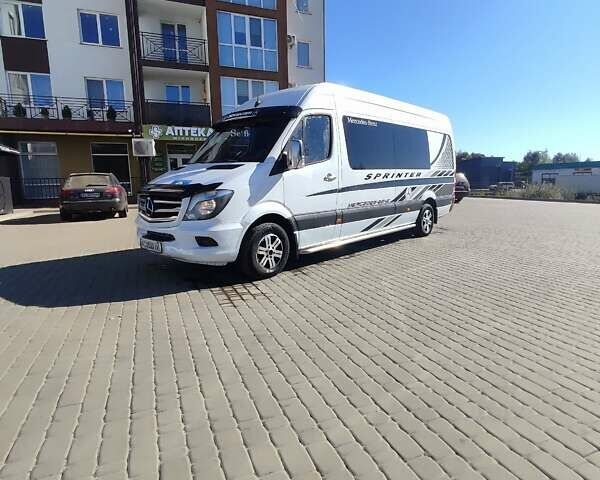Белый Мерседес Sprinter, объемом двигателя 2.1 л и пробегом 800 тыс. км за 22000 $, фото 12 на Automoto.ua
