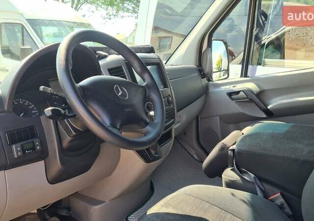 Белый Мерседес Sprinter, объемом двигателя 2.2 л и пробегом 345 тыс. км за 32999 $, фото 21 на Automoto.ua