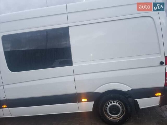 Белый Мерседес Sprinter, объемом двигателя 2.2 л и пробегом 243 тыс. км за 16250 $, фото 4 на Automoto.ua