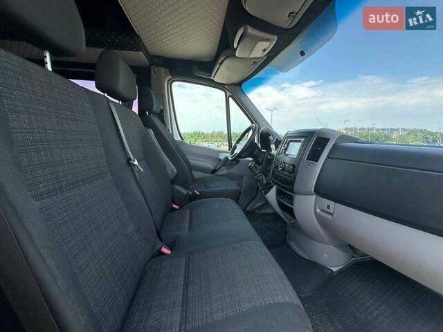 Белый Мерседес Sprinter, объемом двигателя 2.1 л и пробегом 339 тыс. км за 24300 $, фото 4 на Automoto.ua