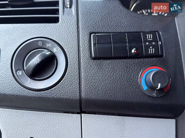 Белый Мерседес Sprinter, объемом двигателя 2.2 л и пробегом 519 тыс. км за 17900 $, фото 31 на Automoto.ua