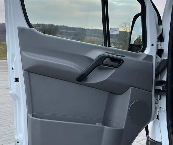 Белый Мерседес Sprinter, объемом двигателя 2.2 л и пробегом 519 тыс. км за 17900 $, фото 22 на Automoto.ua