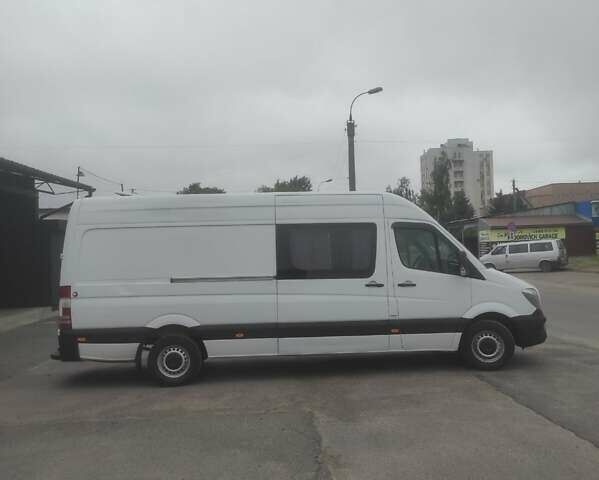 Белый Мерседес Sprinter, объемом двигателя 2.1 л и пробегом 357 тыс. км за 18000 $, фото 5 на Automoto.ua