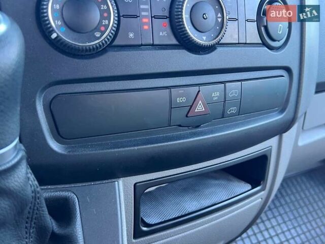 Білий Мерседес Sprinter, об'ємом двигуна 2.1 л та пробігом 226 тис. км за 25500 $, фото 45 на Automoto.ua