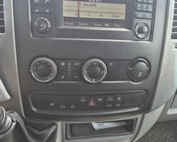 Белый Мерседес Sprinter, объемом двигателя 2.99 л и пробегом 669 тыс. км за 30500 $, фото 1 на Automoto.ua