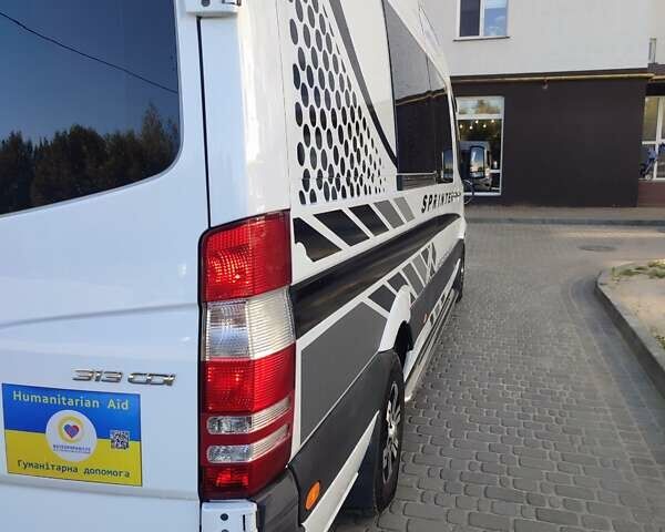 Белый Мерседес Sprinter, объемом двигателя 2.1 л и пробегом 800 тыс. км за 22000 $, фото 24 на Automoto.ua