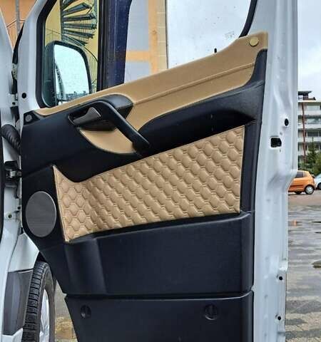 Белый Мерседес Sprinter, объемом двигателя 2.14 л и пробегом 193 тыс. км за 18500 $, фото 13 на Automoto.ua