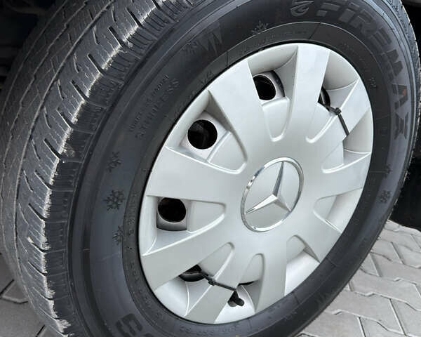 Белый Мерседес Sprinter, объемом двигателя 2.2 л и пробегом 519 тыс. км за 17900 $, фото 44 на Automoto.ua