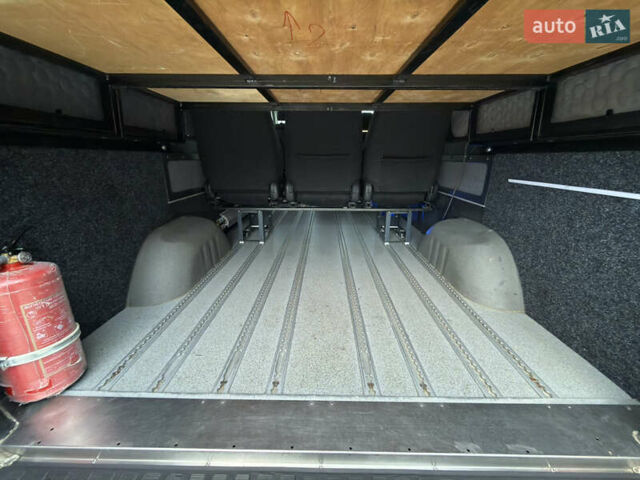 Белый Мерседес Sprinter, объемом двигателя 2.2 л и пробегом 519 тыс. км за 17900 $, фото 18 на Automoto.ua