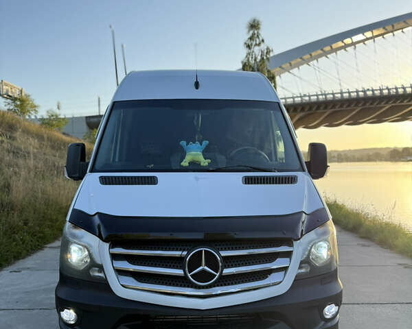 Білий Мерседес Sprinter, об'ємом двигуна 2.14 л та пробігом 685 тис. км за 22300 $, фото 1 на Automoto.ua