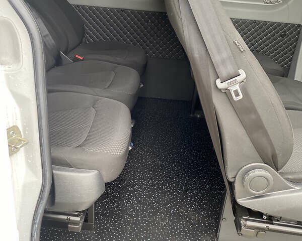 Белый Мерседес Sprinter, объемом двигателя 2.1 л и пробегом 325 тыс. км за 25000 $, фото 14 на Automoto.ua
