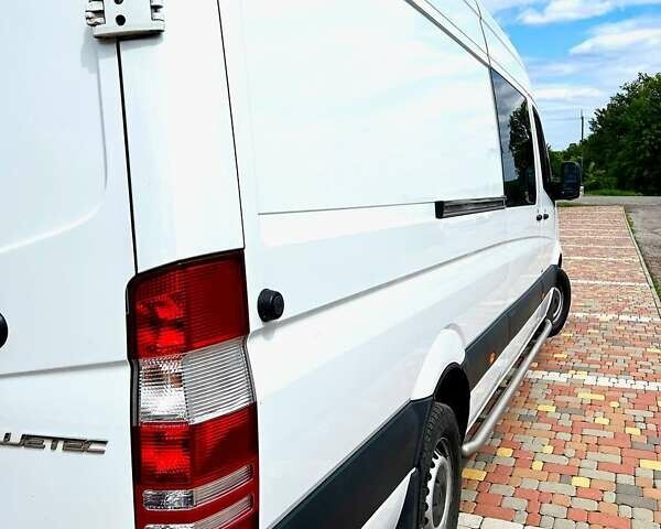 Белый Мерседес Sprinter, объемом двигателя 3 л и пробегом 324 тыс. км за 30200 $, фото 18 на Automoto.ua