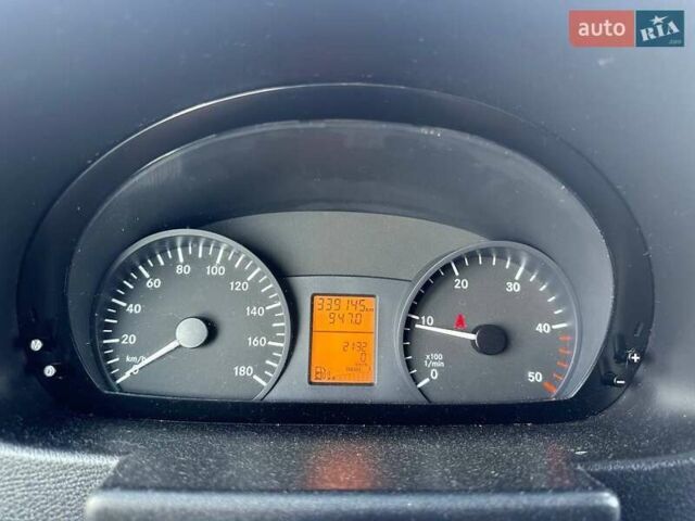 Белый Мерседес Sprinter, объемом двигателя 2.1 л и пробегом 339 тыс. км за 24300 $, фото 15 на Automoto.ua
