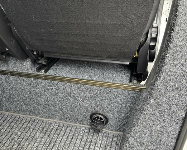 Белый Мерседес Sprinter, объемом двигателя 0 л и пробегом 566 тыс. км за 28500 $, фото 13 на Automoto.ua