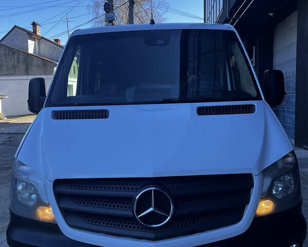 Белый Мерседес Sprinter, объемом двигателя 3 л и пробегом 895 тыс. км за 24500 $, фото 3 на Automoto.ua