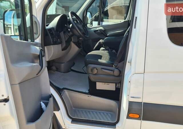 Белый Мерседес Sprinter, объемом двигателя 2.2 л и пробегом 345 тыс. км за 32999 $, фото 8 на Automoto.ua