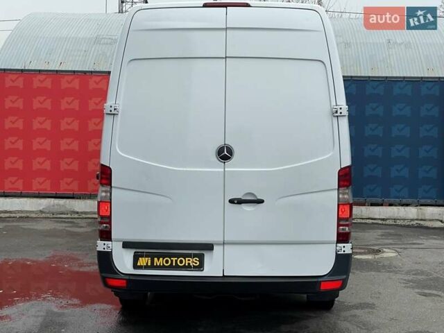 Белый Мерседес Sprinter, объемом двигателя 2.2 л и пробегом 737 тыс. км за 25000 $, фото 19 на Automoto.ua