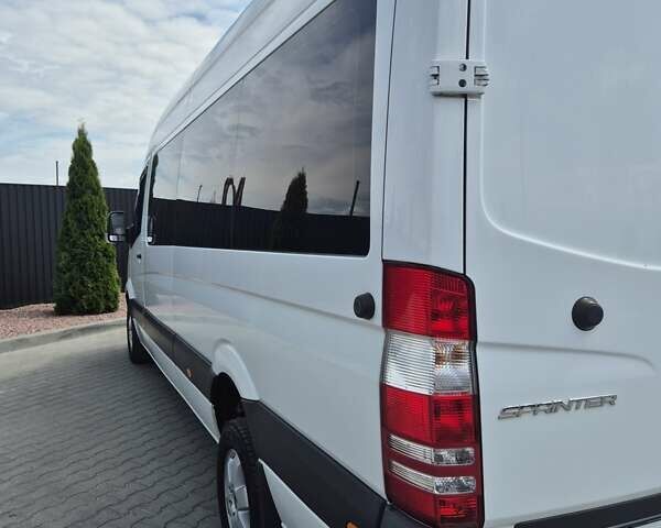Белый Мерседес Sprinter, объемом двигателя 2.99 л и пробегом 669 тыс. км за 30500 $, фото 8 на Automoto.ua