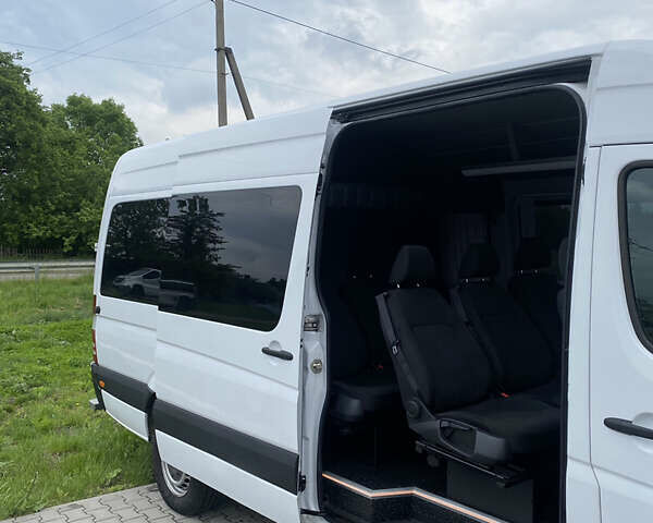 Белый Мерседес Sprinter, объемом двигателя 2.1 л и пробегом 325 тыс. км за 25000 $, фото 18 на Automoto.ua