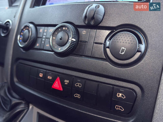 Белый Мерседес Sprinter, объемом двигателя 2.2 л и пробегом 519 тыс. км за 17900 $, фото 26 на Automoto.ua