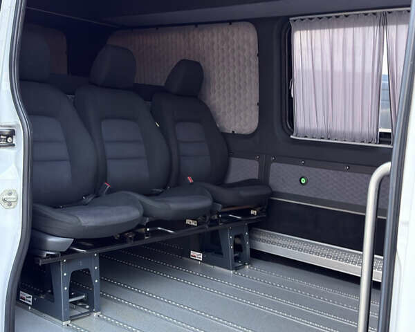 Белый Мерседес Sprinter, объемом двигателя 2.2 л и пробегом 519 тыс. км за 17900 $, фото 11 на Automoto.ua