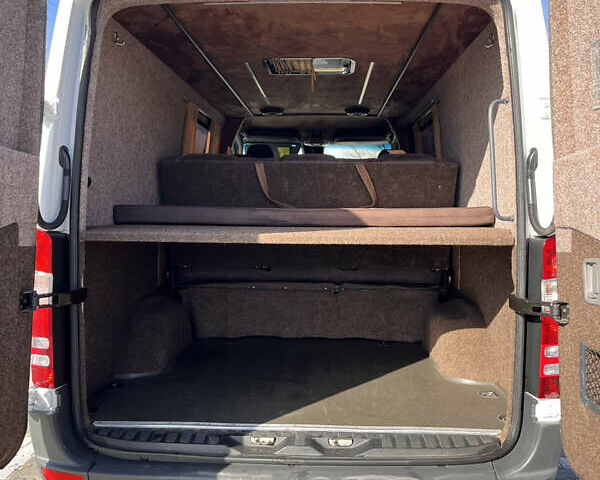 Белый Мерседес Sprinter, объемом двигателя 3 л и пробегом 895 тыс. км за 23700 $, фото 6 на Automoto.ua