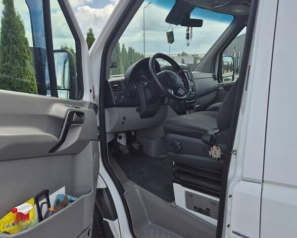 Белый Мерседес Sprinter, объемом двигателя 2.99 л и пробегом 669 тыс. км за 30500 $, фото 16 на Automoto.ua