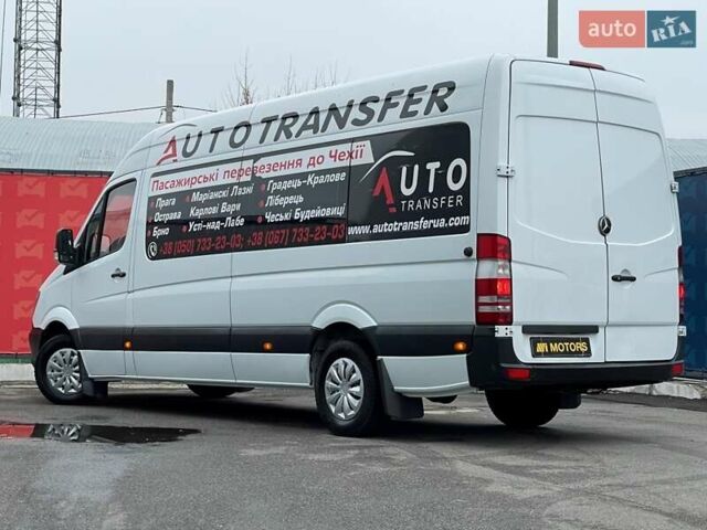 Белый Мерседес Sprinter, объемом двигателя 2.2 л и пробегом 737 тыс. км за 25000 $, фото 3 на Automoto.ua