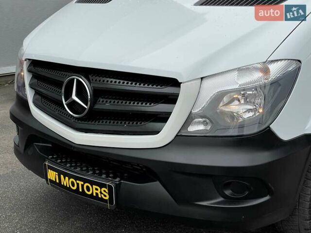 Белый Мерседес Sprinter, объемом двигателя 2.2 л и пробегом 737 тыс. км за 25000 $, фото 6 на Automoto.ua