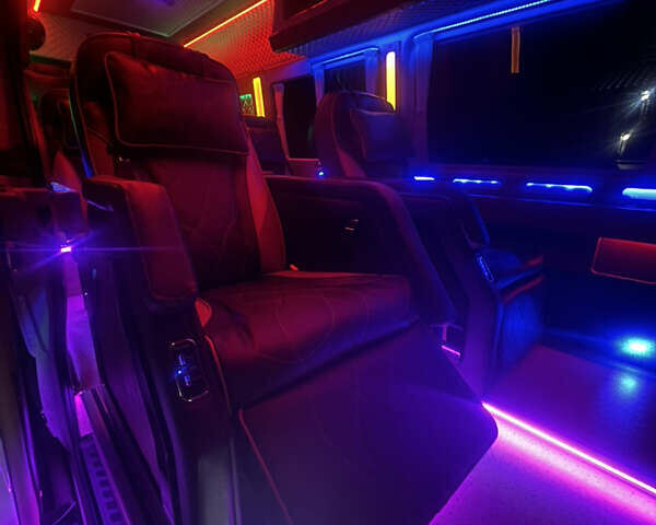 Білий Мерседес Sprinter, об'ємом двигуна 2.99 л та пробігом 380 тис. км за 44400 $, фото 35 на Automoto.ua