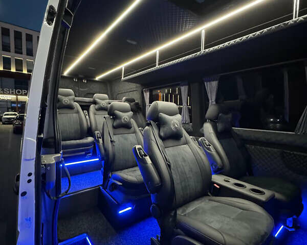 Белый Мерседес Sprinter, объемом двигателя 2.1 л и пробегом 370 тыс. км за 25700 $, фото 15 на Automoto.ua