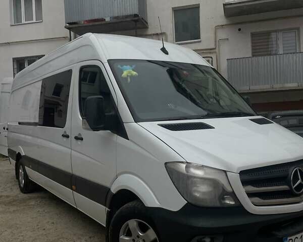 Белый Мерседес Sprinter, объемом двигателя 2.2 л и пробегом 500 тыс. км за 25000 $, фото 1 на Automoto.ua
