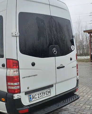 Белый Мерседес Sprinter, объемом двигателя 2.14 л и пробегом 270 тыс. км за 30500 $, фото 4 на Automoto.ua
