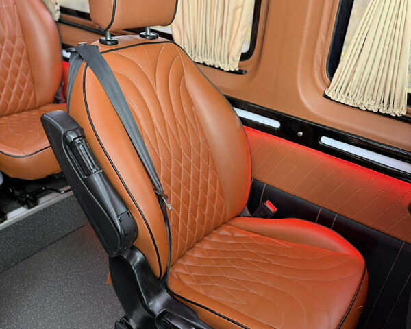 Білий Мерседес Sprinter, об'ємом двигуна 2.14 л та пробігом 268 тис. км за 25000 $, фото 18 на Automoto.ua