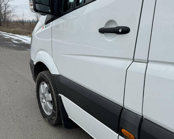 Белый Мерседес Sprinter, объемом двигателя 2.99 л и пробегом 500 тыс. км за 34000 $, фото 12 на Automoto.ua