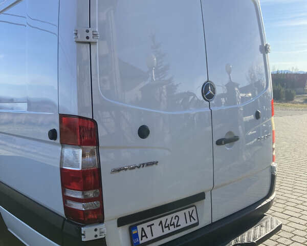 Белый Мерседес Sprinter, объемом двигателя 2.99 л и пробегом 660 тыс. км за 37500 $, фото 5 на Automoto.ua