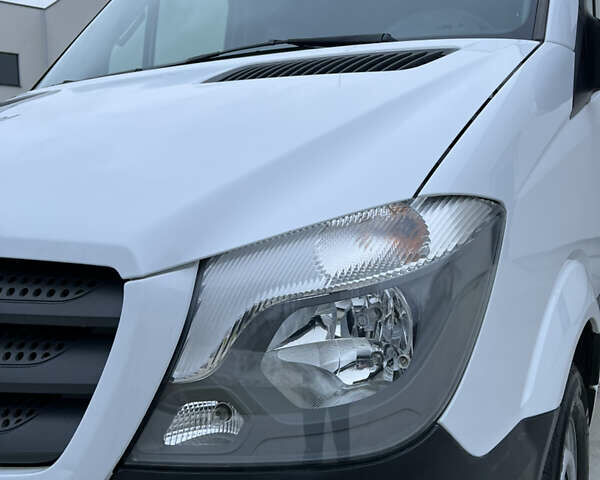 Білий Мерседес Sprinter, об'ємом двигуна 2.2 л та пробігом 332 тис. км за 27900 $, фото 9 на Automoto.ua