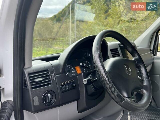 Білий Мерседес Sprinter, об'ємом двигуна 3 л та пробігом 500 тис. км за 28500 $, фото 17 на Automoto.ua