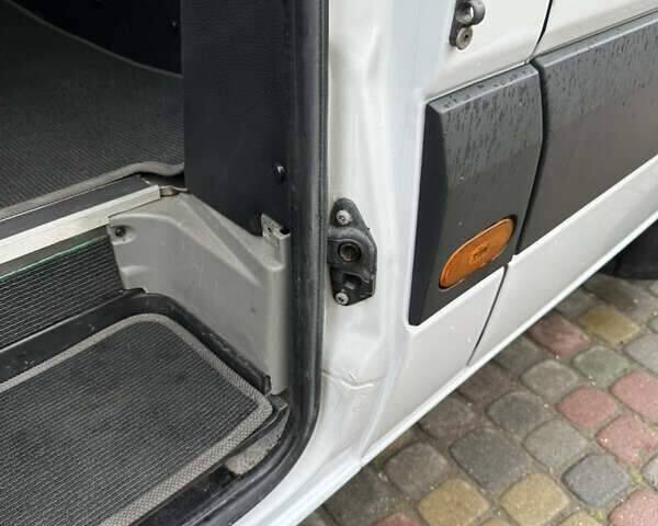Белый Мерседес Sprinter, объемом двигателя 2.14 л и пробегом 575 тыс. км за 23999 $, фото 74 на Automoto.ua