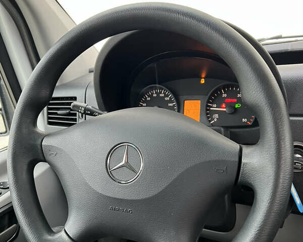 Білий Мерседес Sprinter, об'ємом двигуна 2.2 л та пробігом 332 тис. км за 27900 $, фото 44 на Automoto.ua