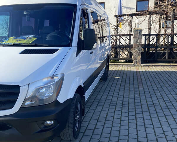 Белый Мерседес Sprinter, объемом двигателя 2.99 л и пробегом 660 тыс. км за 37500 $, фото 1 на Automoto.ua