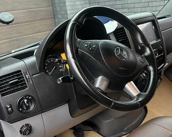 Белый Мерседес Sprinter, объемом двигателя 2.14 л и пробегом 600 тыс. км за 25700 $, фото 13 на Automoto.ua