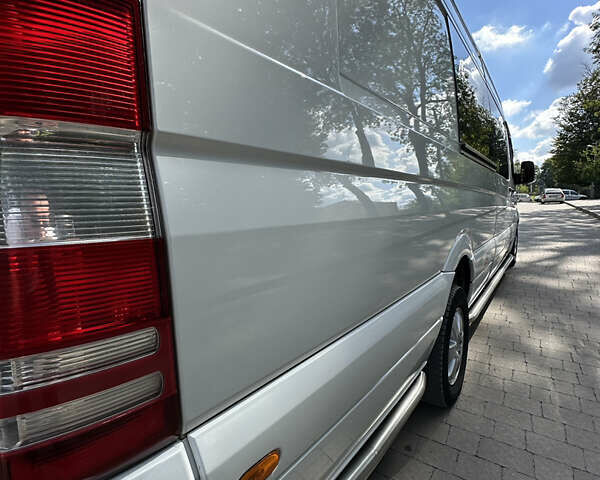 Белый Мерседес Sprinter, объемом двигателя 2.99 л и пробегом 430 тыс. км за 43900 $, фото 6 на Automoto.ua