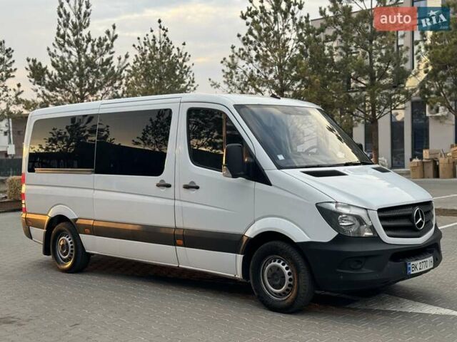 Белый Мерседес Sprinter, объемом двигателя 2.2 л и пробегом 420 тыс. км за 20900 $, фото 8 на Automoto.ua