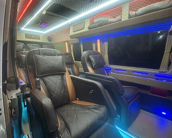 Білий Мерседес Sprinter, об'ємом двигуна 2.99 л та пробігом 380 тис. км за 44400 $, фото 26 на Automoto.ua