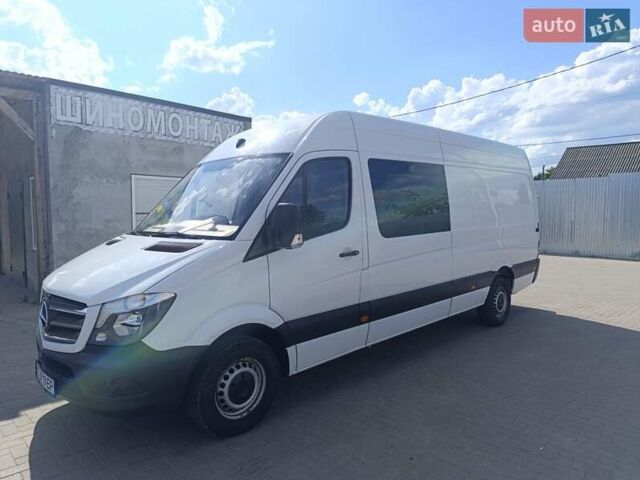 Белый Мерседес Sprinter, объемом двигателя 2.2 л и пробегом 352 тыс. км за 25600 $, фото 2 на Automoto.ua