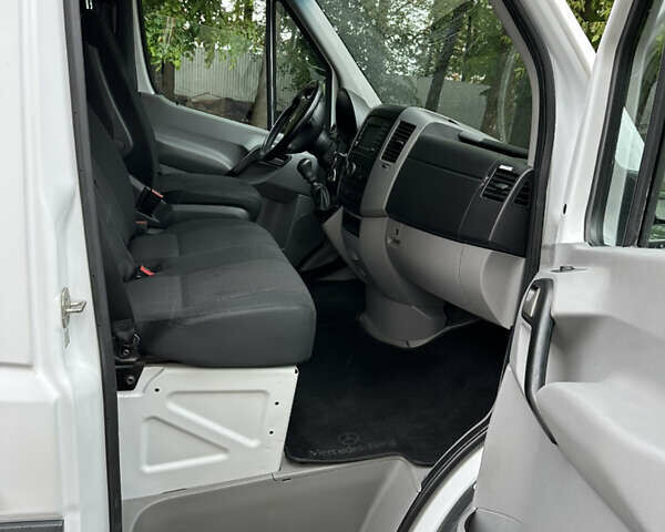 Білий Мерседес Sprinter, об'ємом двигуна 2.14 л та пробігом 575 тис. км за 23999 $, фото 13 на Automoto.ua