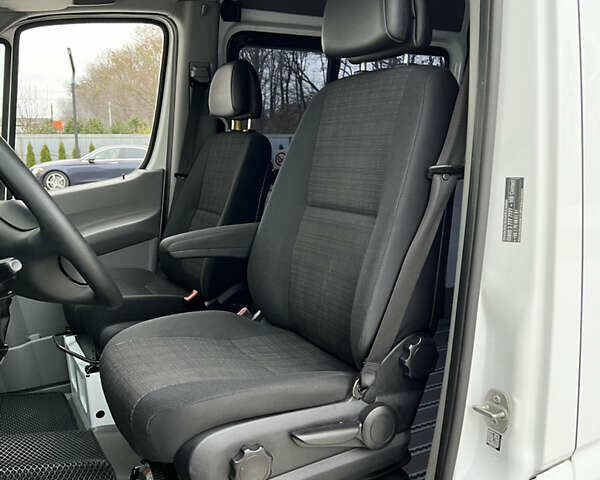 Білий Мерседес Sprinter, об'ємом двигуна 2.2 л та пробігом 332 тис. км за 27900 $, фото 29 на Automoto.ua