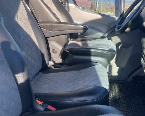 Белый Мерседес Sprinter, объемом двигателя 2.99 л и пробегом 660 тыс. км за 37500 $, фото 15 на Automoto.ua